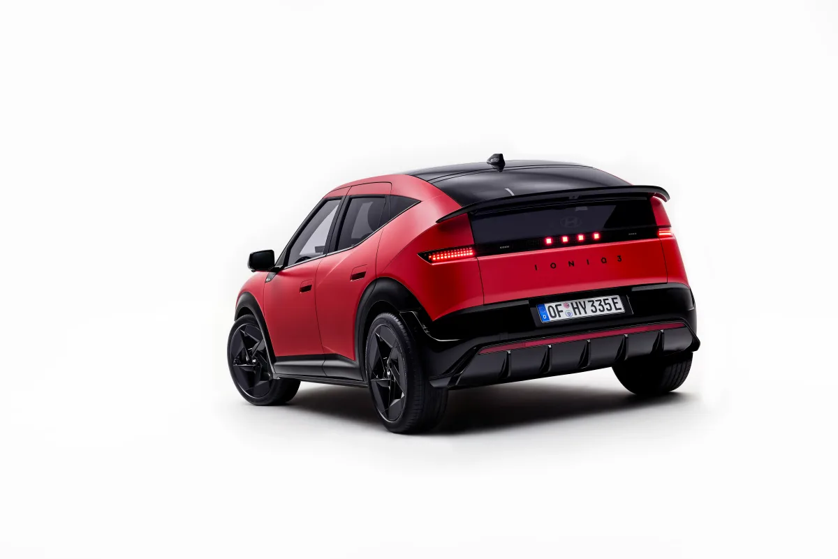 Hyundai IONIQ 3 vista trasera
